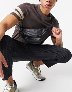 Черная кожаная сумка-кошелек через плечо с накладным карманом ASOS DESIGN-Черный