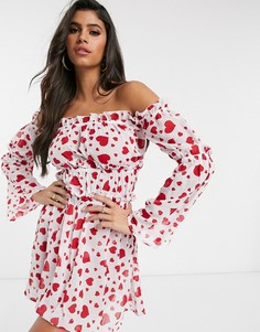 Платье мини с открытыми плечами и принтом сердечек South Beach-Красный