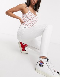 Белые супероблегающие джинсы Tommy Jeans-Белый