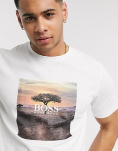 Белая футболка с квадратным принтом BOSS-Белый