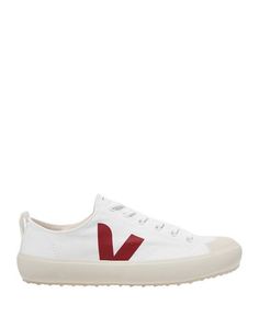 Низкие кеды и кроссовки Veja
