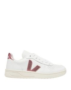 Низкие кеды и кроссовки Veja