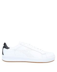 Низкие кеды и кроссовки Diadora