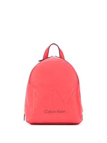 Рюкзак женский calvin klein скидки. Смотреть фото Рюкзак женский calvin klein скидки. Смотреть картинку Рюкзак женский calvin klein скидки. Картинка про Рюкзак женский calvin klein скидки. Фото Рюкзак женский calvin klein скидки