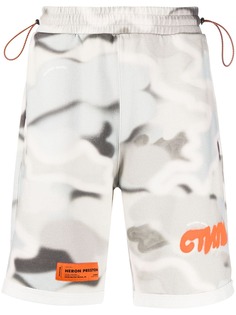 Heron Preston спортивные шорты с камуфляжным принтом