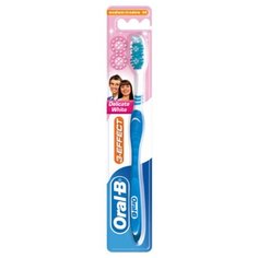 Зубная щетка Oral-B 3-effect Деликатное отбеливание