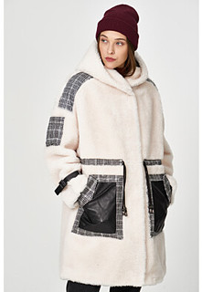 Шуба из овечьей шерсти с капюшоном Virtuale Fur Collection