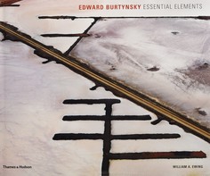 Книга Edward Burtynsky: Essential Elements Thames & Hudson