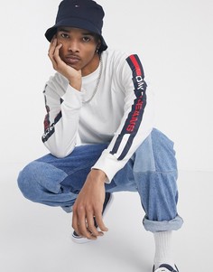 Белый лонгслив с контрастной отделкой на рукавах и логотипом-флагом Tommy Jeans