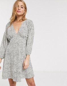 Свободное платье мини в горошек с рукавами 3/4 ASOS DESIGN-Мульти