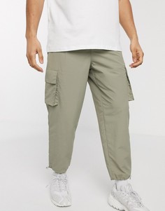 Нейлоновые зауженные брюки-карго ASOS DESIGN-Зеленый