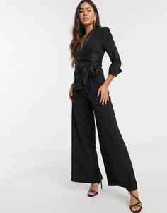 Комбинезон-смокинг с глубоким вырезом и широкими штанинами ASOS DESIGN-Черный