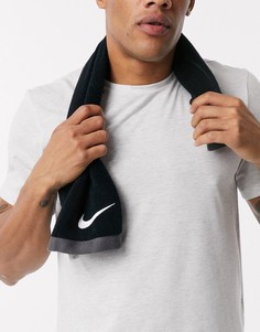 Черное среднее полотенце Nike Fundamental-Черный