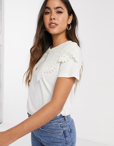 Белая футболка с большим кружевным воротником River Island-Кремовый