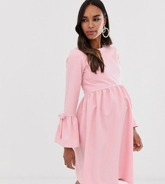 Розовое короткое приталенное платье с оборками на рукавах Queen Bee Maternity-Розовый