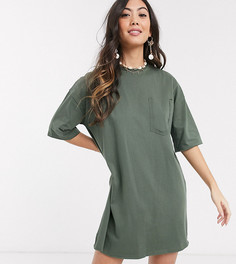 Платье-футболка цвета хаки в стиле oversized с карманами ASOS DESIGN Petite-Зеленый