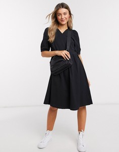 Черное платье с запахом и короткими рукавами Monki-Черный