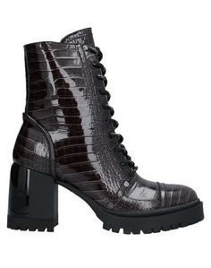 Полусапоги и высокие ботинки Casadei
