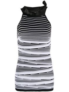 D.Exterior striped sleeveless knitted top
