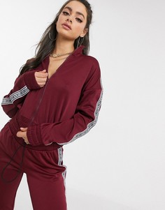 Красная куртка с отделкой фирменной лентой от комплекта Juicy Couture-Красный