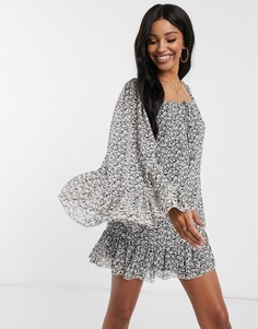 Свободное платье с цветочным принтом и расклешенными рукавами Missguided-Черный