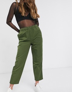 Нейлоновые брюки оливкового цвета ASOS DESIGN-Зеленый