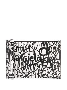 Maison Margiela клатч с принтом граффити