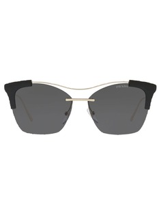 Prada Eyewear солнцезащитные очки в массивной квадратной оправе