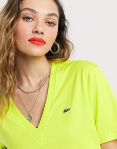 Желтая футболка с треугольным вырезом и логотипом в виде крокодила Lacoste-Желтый