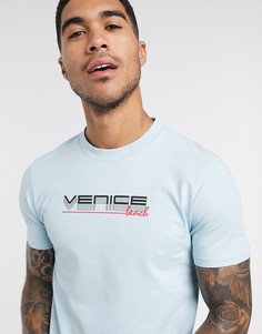 Голубая облегающая футболка с принтом на груди ASOS DESIGN-Синий