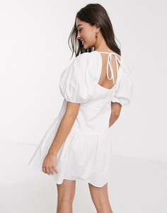 Белое свободное ярусное платье мини с квадратным вырезом и пышными рукавами Influence-Белый