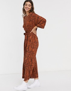 Комбинезон со звериным принтом и завязкой на талии ASOS DESIGN-Мульти
