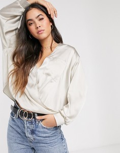 Атласный топ с запахом ASOS DESIGN-Кремовый