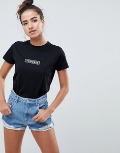 Футболка с надписью "Trouble" ASOS DESIGN-Черный