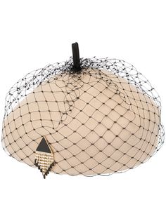 Venna декорированная шапка