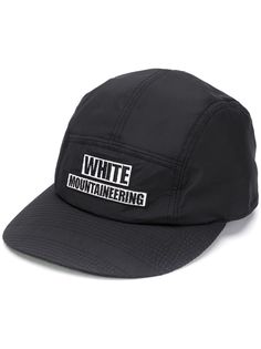 White Mountaineering бейсболка с вышитым логотипом