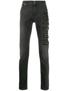 Moschino джинсы кроя слим с логотипом