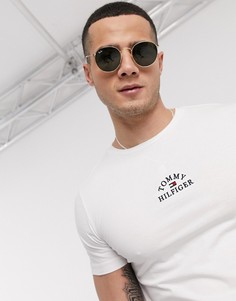 Белая футболка с логотипом на груди Tommy Hilfiger-Белый