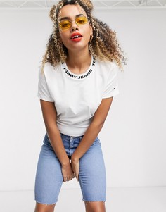 Белая футболка с фирменным вырезом Tommy Jeans-Белый