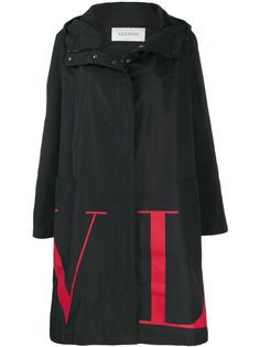 Valentino парка с логотипом VLTN