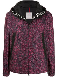 Moncler куртка с капюшоном и абстрактным принтом
