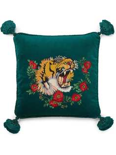 Gucci бархатная подушка с вышитым тигром