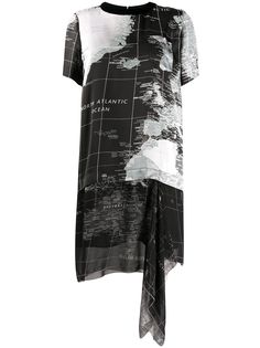 Sacai платье-футболка асимметричного кроя с принтом