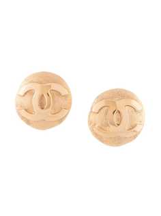 Chanel Pre-Owned серьги-клипсы 2002-го года с логотипом CC