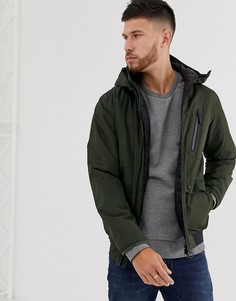 Непромокаемая куртка цвета хаки с логотипом на нижней кромке Barbour International-Зеленый
