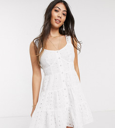 Белый сарафан мини с вышивкой ришелье на пуговицах ASOS DESIGN Petite
