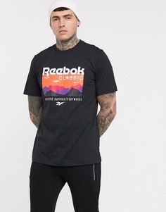 Черная классическая футболка с принтом Reebok-Черный