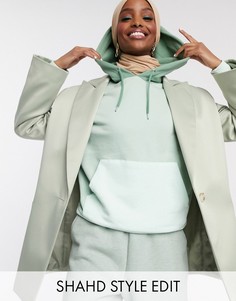 Атласное короткое пальто шалфейно-зеленого цвета ASOS DESIGN-Зеленый