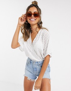 Кремовый боди кроше с запахом ASOS DESIGN