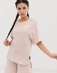 Удлиненная розовая футболка с принтом Reebok Training-Розовый